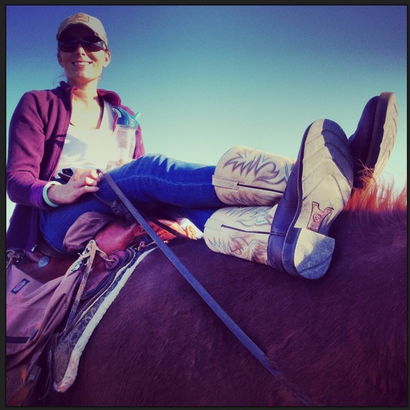 Meet your Posher, Tori - Picture 4 of 10